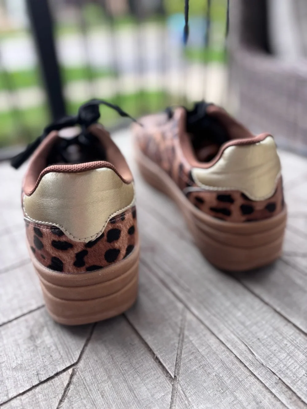 La Sheelah Leopard Print Platformyy Sneaker with Cream Stripe. size 10